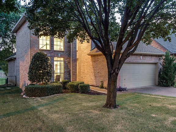 3rd image of 7720 Lakecrest Cir