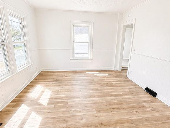 4th image of 405 N Kenilworth Ave