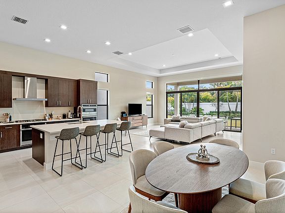 4th image of 9212 Silver Marsh Lane