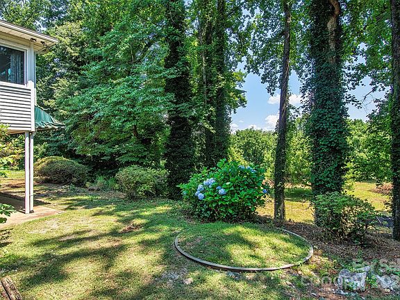 5th image of 241 River Rd