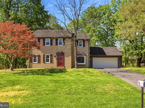 5 Canal Run E, Washington Crossing, PA 18977