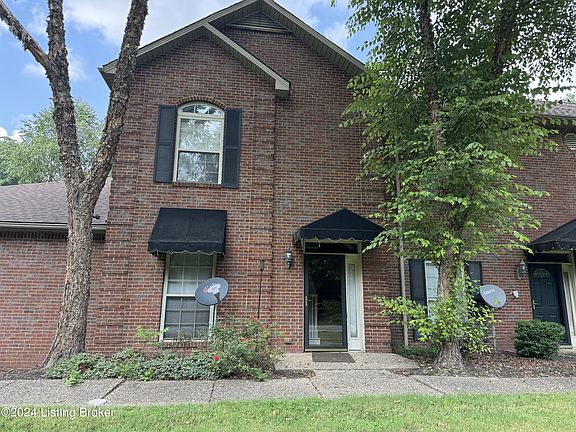3rd image of 216 Hampton Place Ct