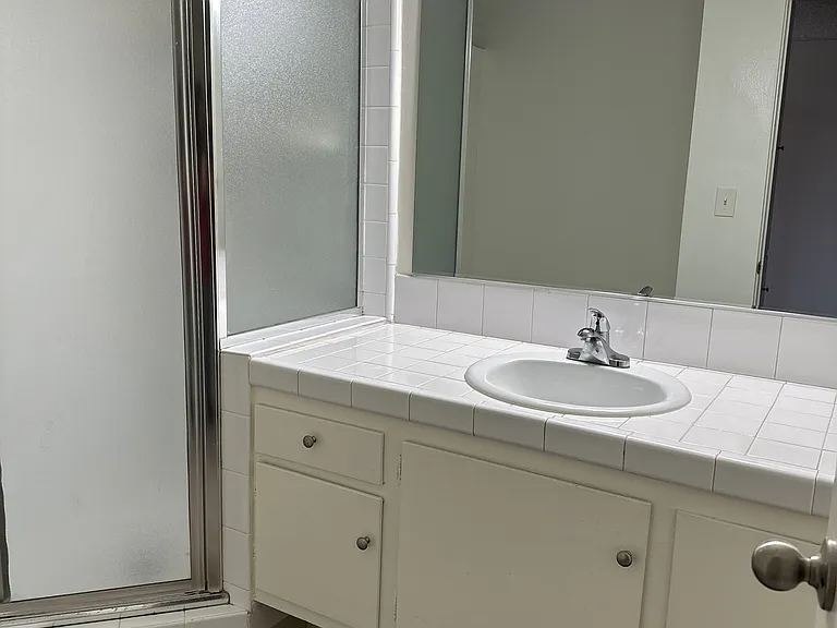 Palm Terrace Apartments — Photo 14