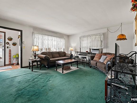 2nd image of 68 Kipp Pl