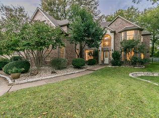 5841 Forest River Dr, Fort Worth, TX 76112