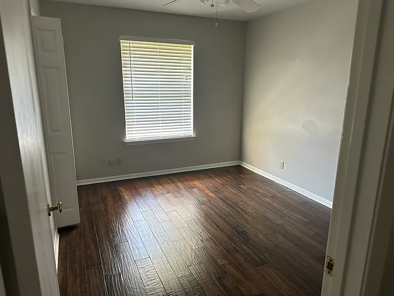 Donella Dr — Photo 11