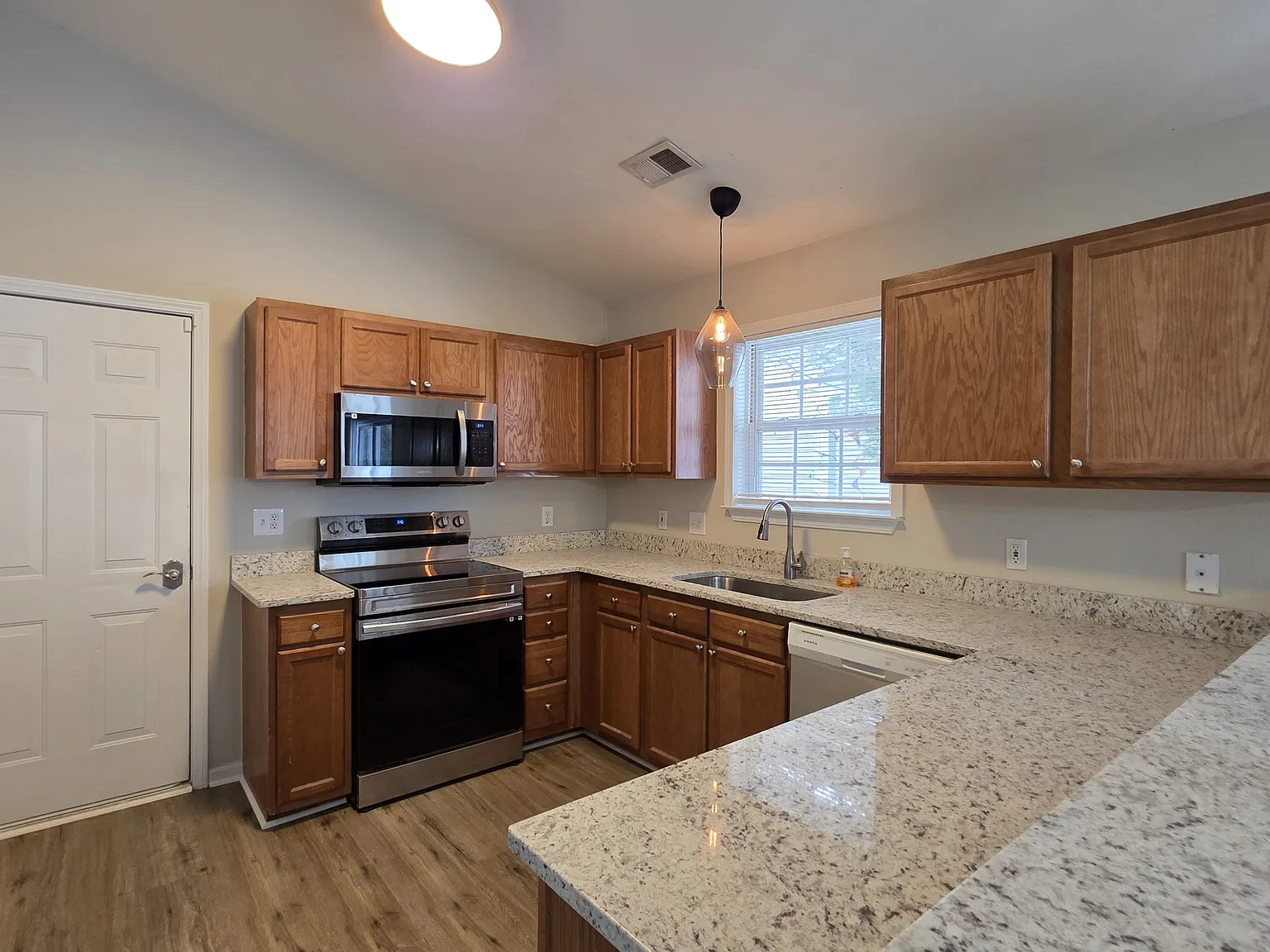 920 Silvercrest Drive - - — Photo 2
