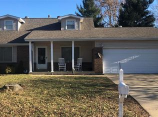 18 Gardenview Dr, Saint Peters, MO 63376