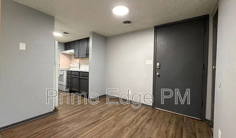 2343 B St #9 — Photo 12