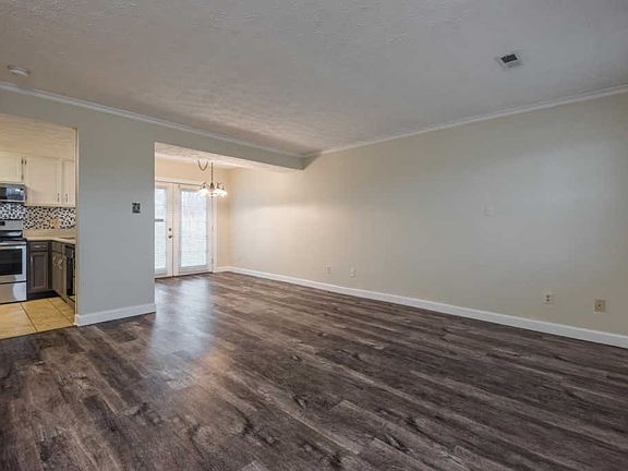 3rd image of 2331 Wadsworth Dr