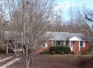 1831 Queen Chapel Rd, Sumter, SC 29153