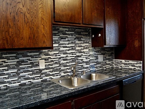2nd image of 3607 Watseka Ave APT 8