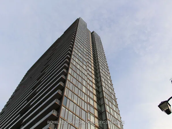 105 The Queensway, Toronto, ON