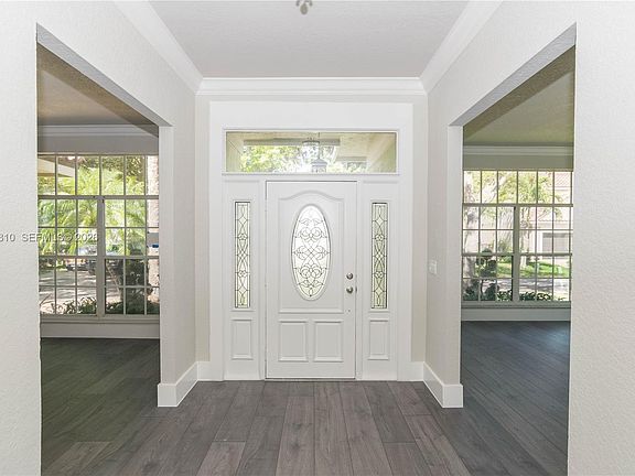 3rd image of 3799 Lancewood Dr