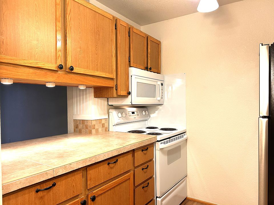 One-Bedroom Kitchen
