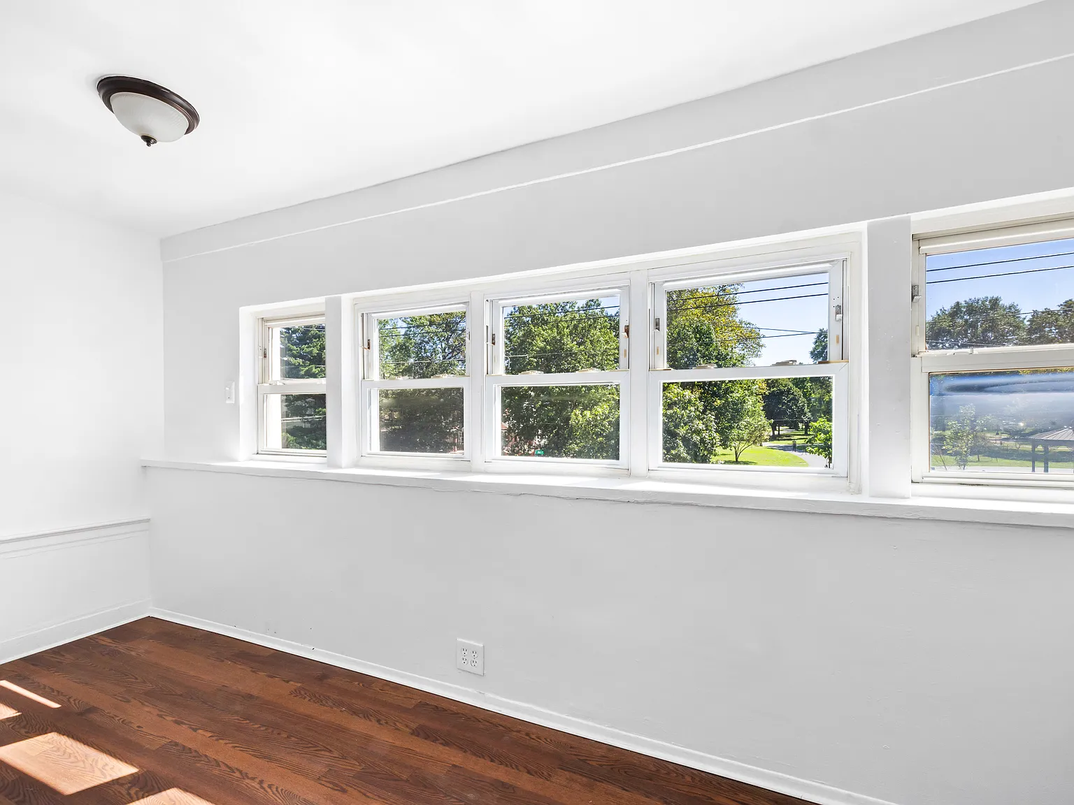 3817 Avenue I — Photo 2