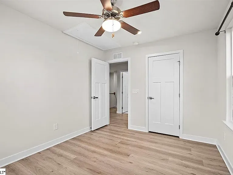 73 Connaught Ct — Photo 14