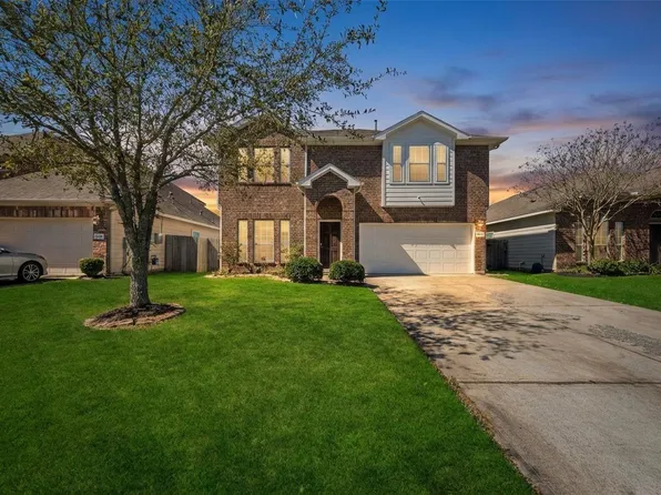 512 Forest Village Cir, La Marque, TX 77568