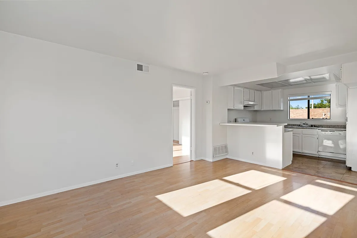 Building Photo - 231 Cabrillo St