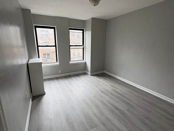 3rd image of 280 Hawthorne Ave #9