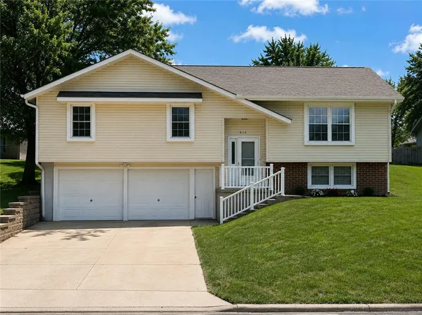 614 W Torrance St, Maryville, MO 64468