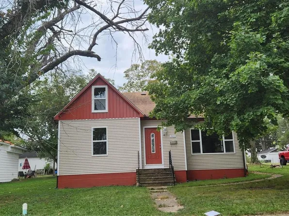 303 W 8th St, Salem, MO 65560