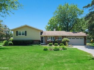 9N804 Tipi Ln, Elgin, IL 60124