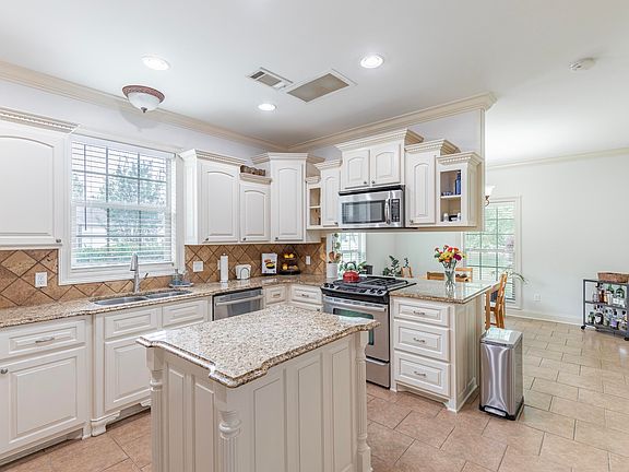 5th image of 178 Orchard Valley Cir