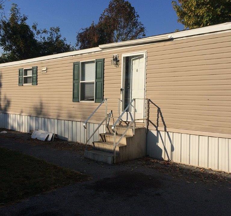 1st image of 829 Sunflower Ln