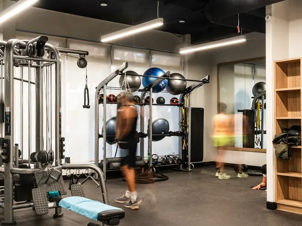 1295 5th Avenue image 11 of 19