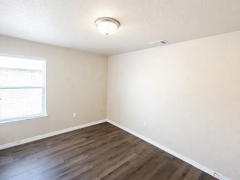 1018 Zora Dr #B — Photo 11