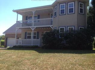 112 Rosewood Dr, Hurricane, WV 25526