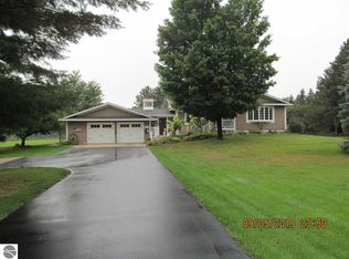 4270 E 46th Rd, Cadillac, MI 49601