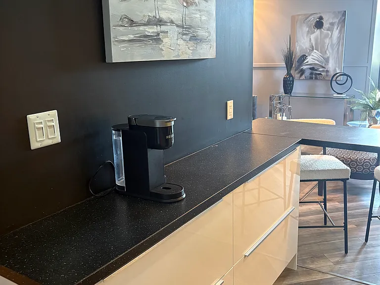 12 King St W #1 — Photo 13
