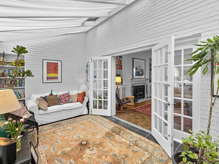 3909 Watson Pl NW — Photo 4