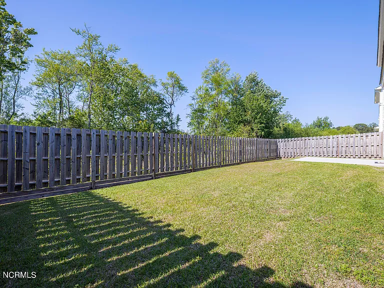 314 Holbrook Ln — Photo 21
