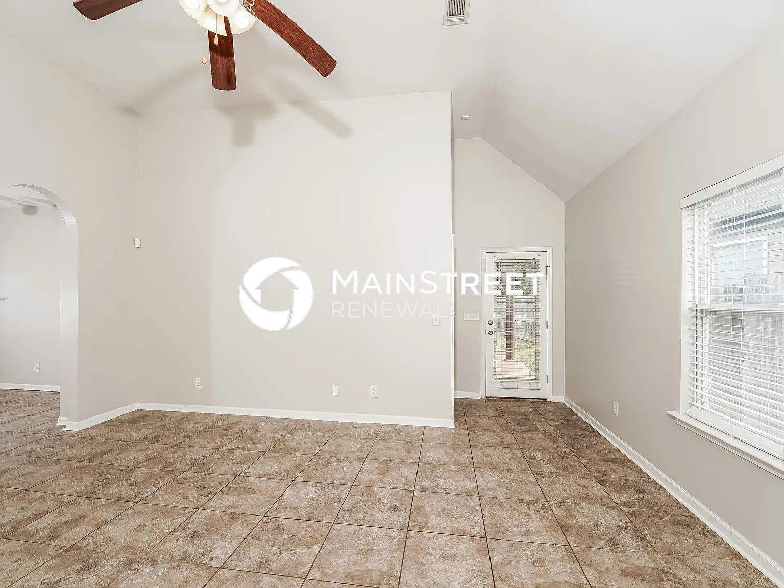 4563 Rosser Loop Dr — Photo 2
