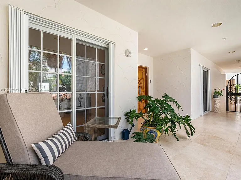 2425 Fisher Island Dr #5205 — Photo 34