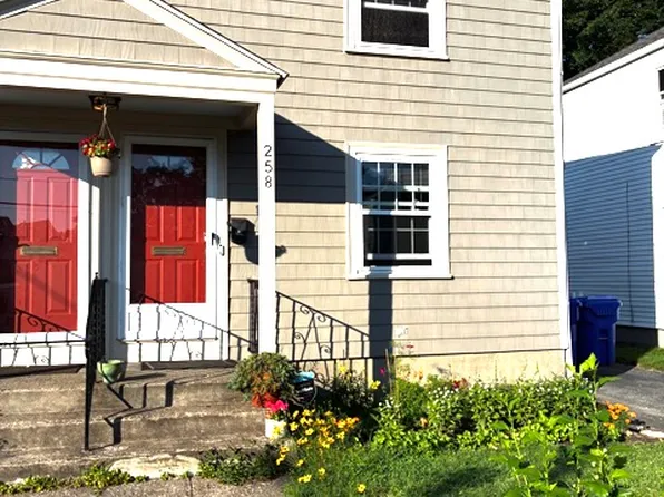 256-258 Lowden St, Pawtucket, RI 02860
