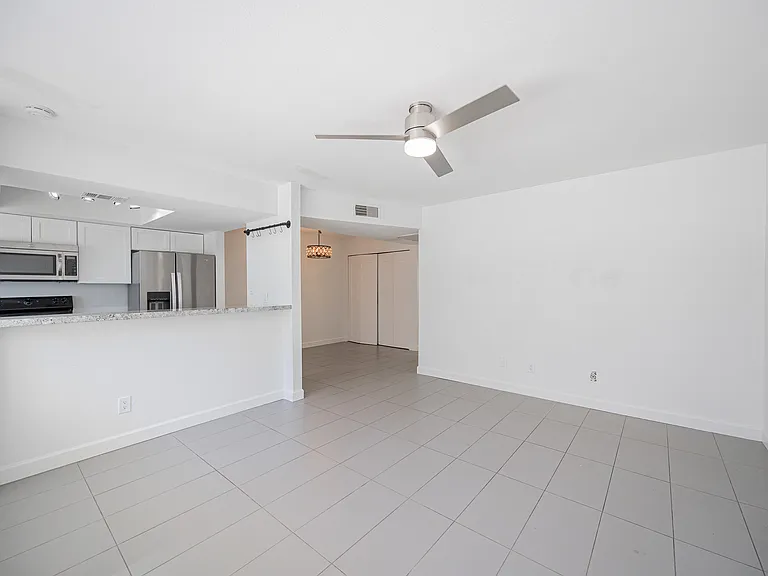 1808 N 32nd St #104 — Photo 5