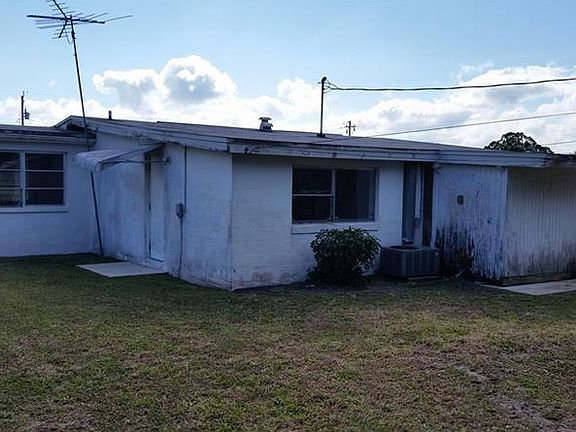3rd image of 8328 Agress Ave