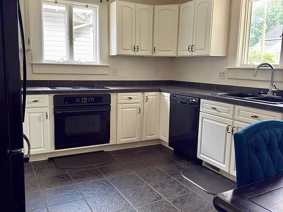 4th image of 537 Harrison St