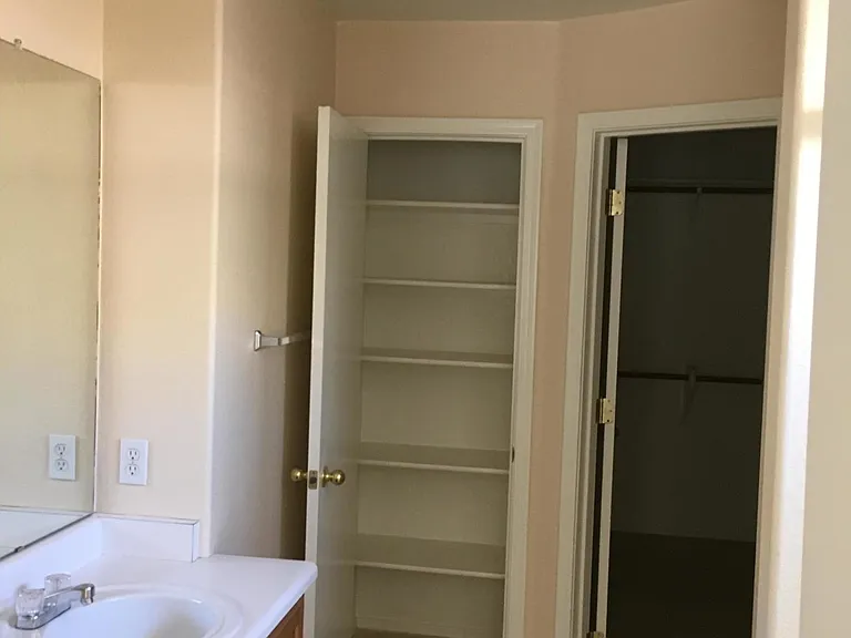 7911 W School Hill Pl — Photo 9