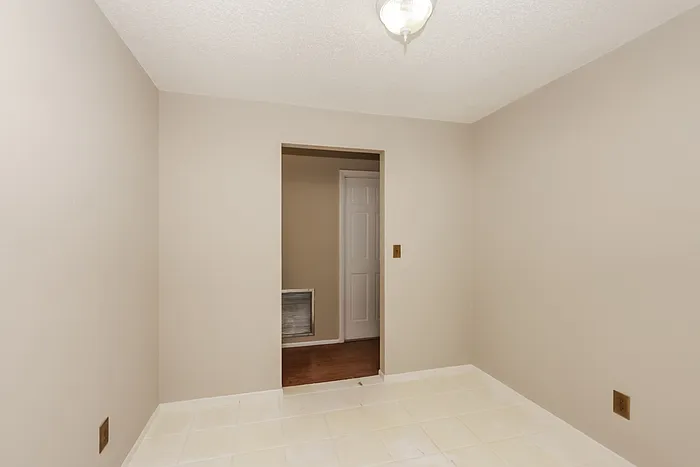 5946 Stringfellow Rd — Photo 6
