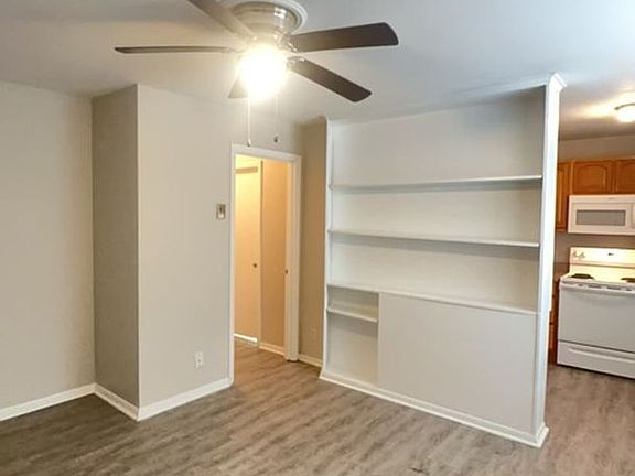 2nd image of 1418 Laurel Ave APT 3
