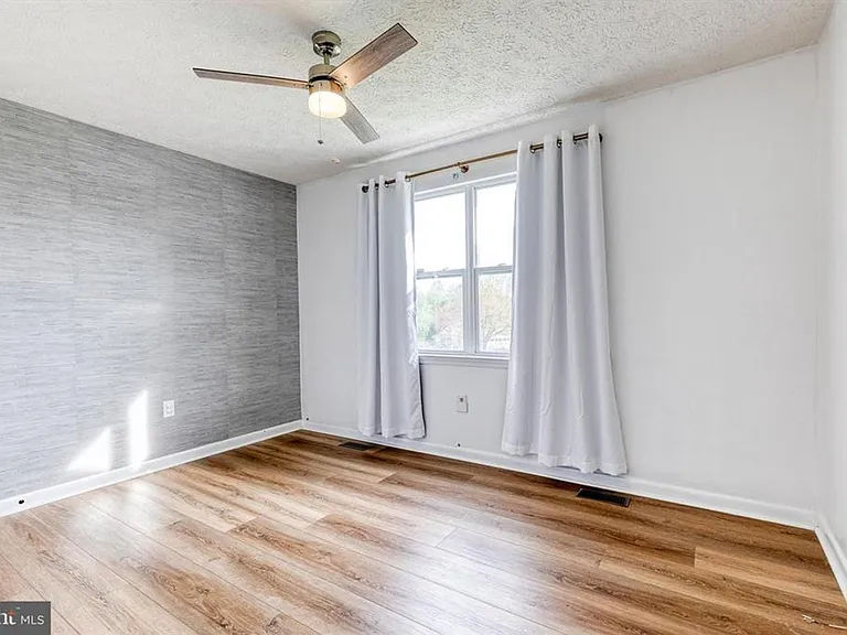 1577 Loring Ct — Photo 23