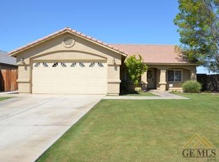 4102 Serene Oak Dr, Bakersfield, CA 93313