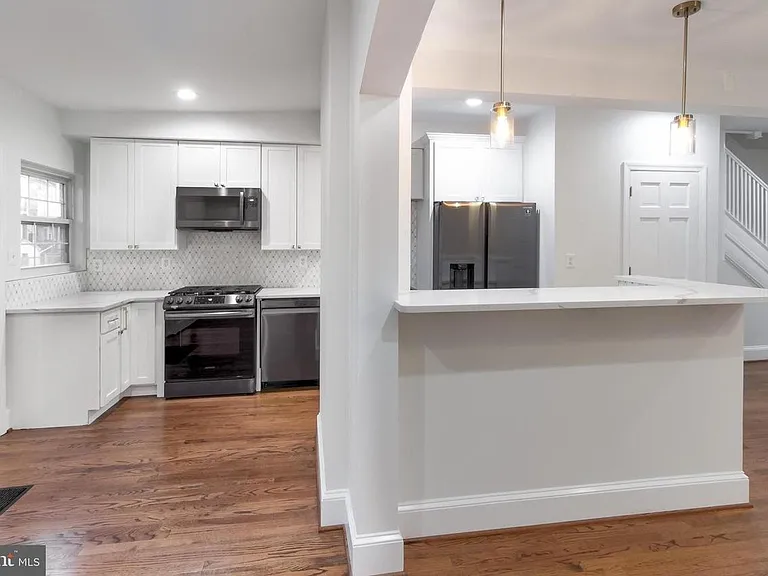 730 Newton Pl NW #1 — Photo 10