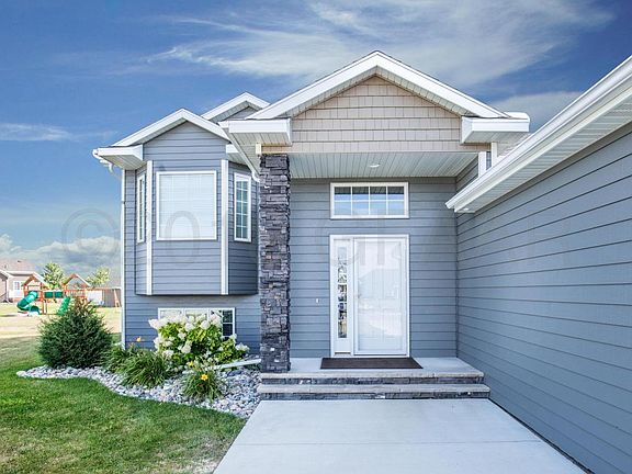 2nd image of 5730 Orchid Cir