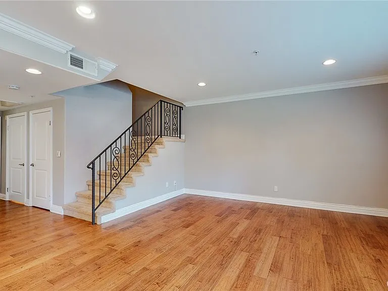 11540 Moorpark St #103 — Photo 3